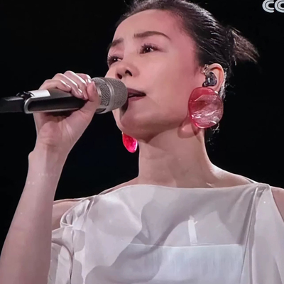 王菲春晚同款虾片耳环2025蛇耳钉