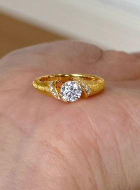 金色拉丝悬浮钻戒指小众轻奢百搭