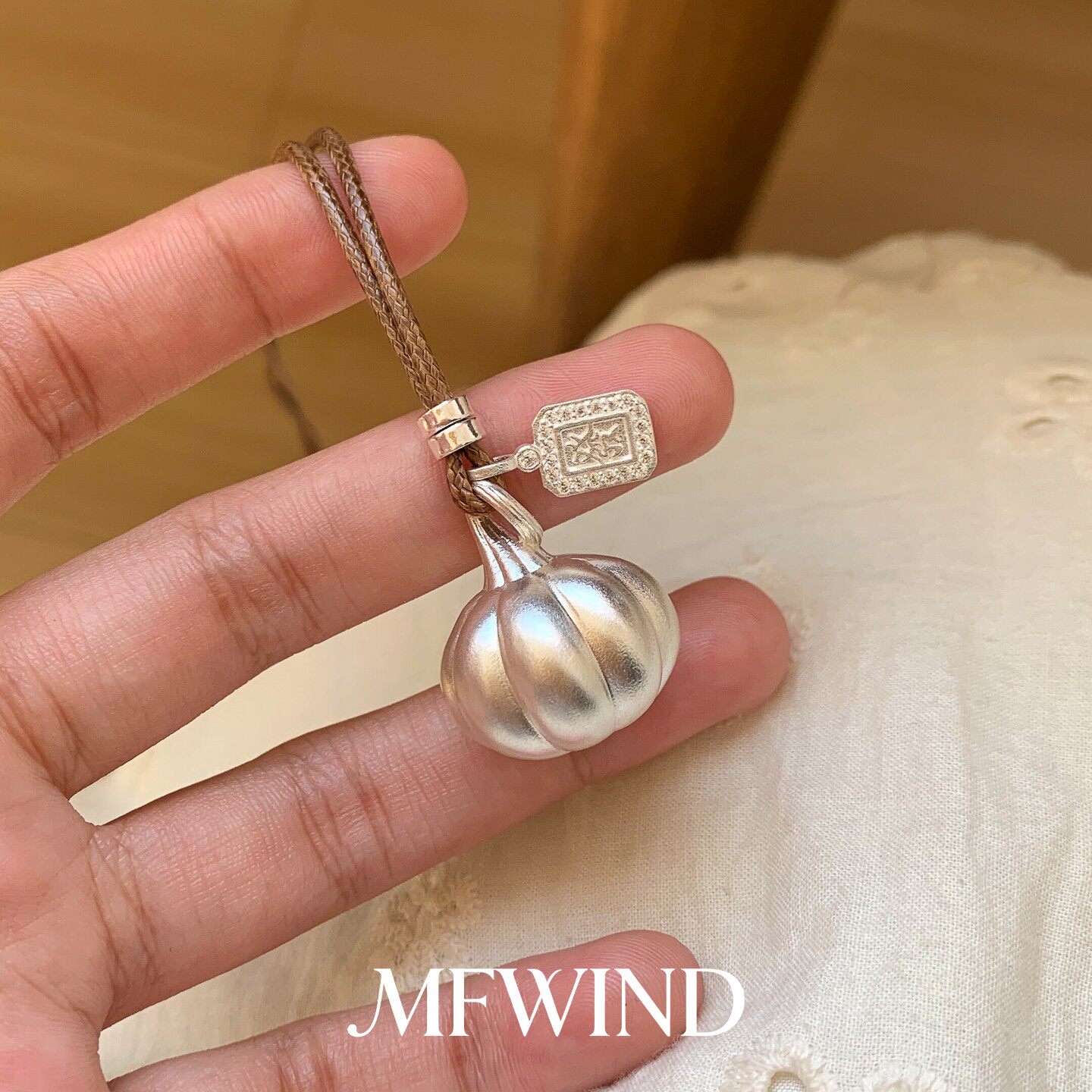 新中式银色拉丝南瓜吊坠项链女国风简约高级感气质毛衣链秋冬配饰,饰品/流行首饰/时尚饰品新,项链,淘宝优惠券,粉丝福利购,淘宝优惠卷