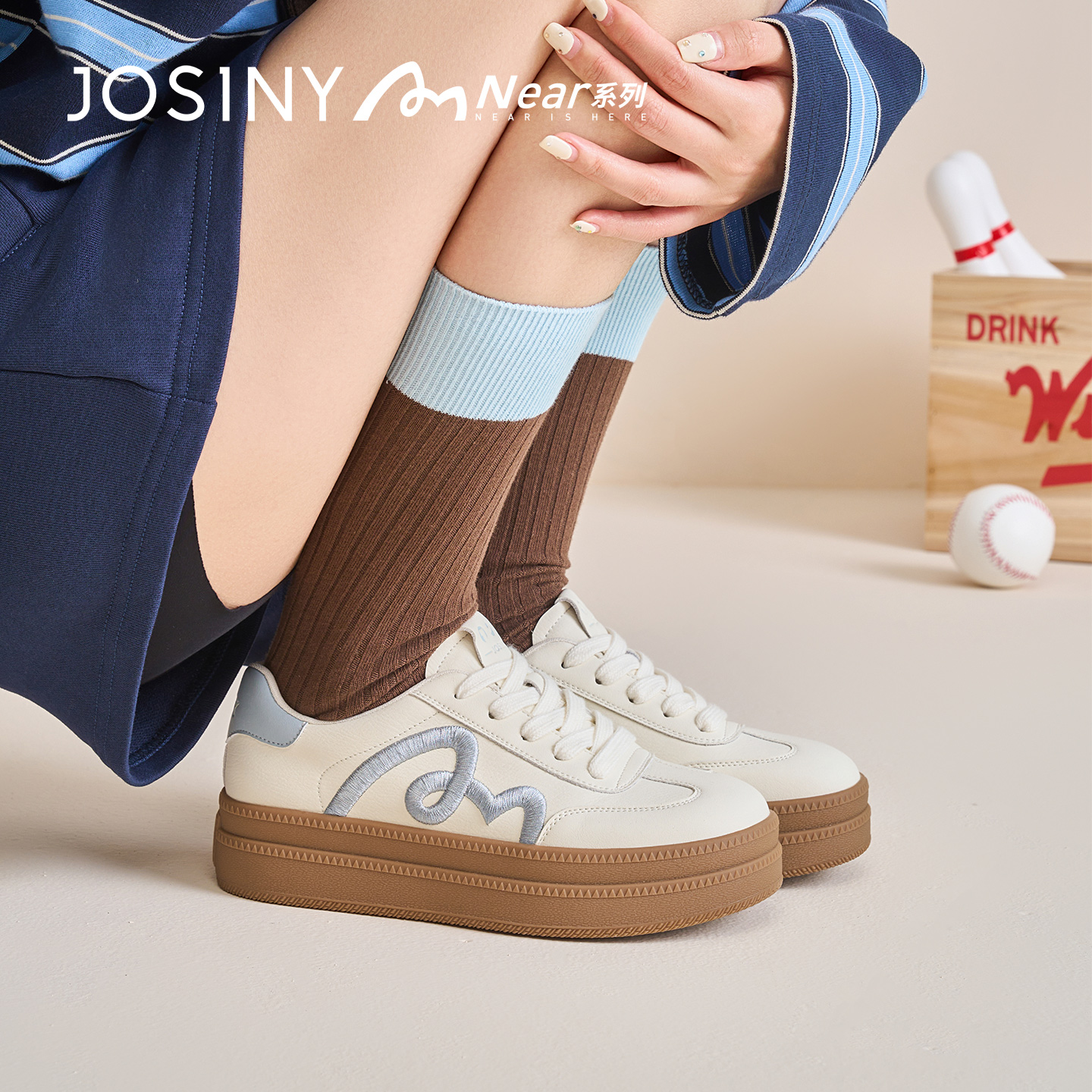 卓诗尼正品舒适透气休闲板鞋女