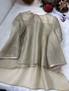 欧货真丝欧根缎面料新中式织金提花圆领斜襟盘扣减龄百搭国风外套