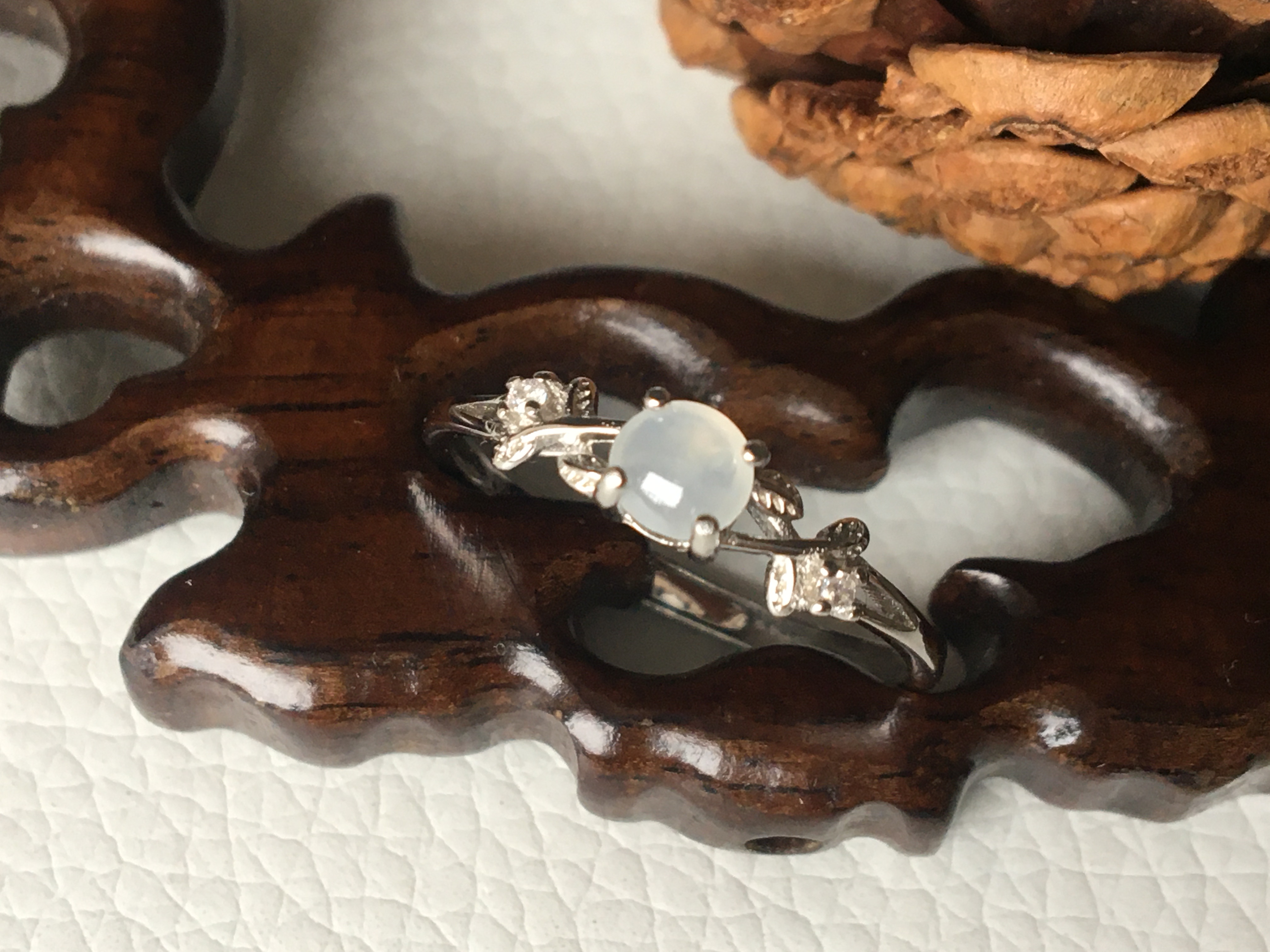 双十二亏本活动 925银镶嵌缅甸翡翠戒指 随机发 4毫米左右小戒面