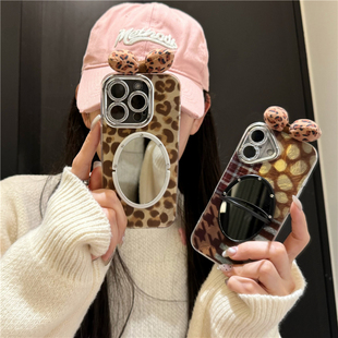 棕豹纹斑点羽纱iphone17/16promax镜子手机壳带镜头膜闪粉13/14苹果15promax立体毛绒拼接豹格纹蝴蝶结适用12