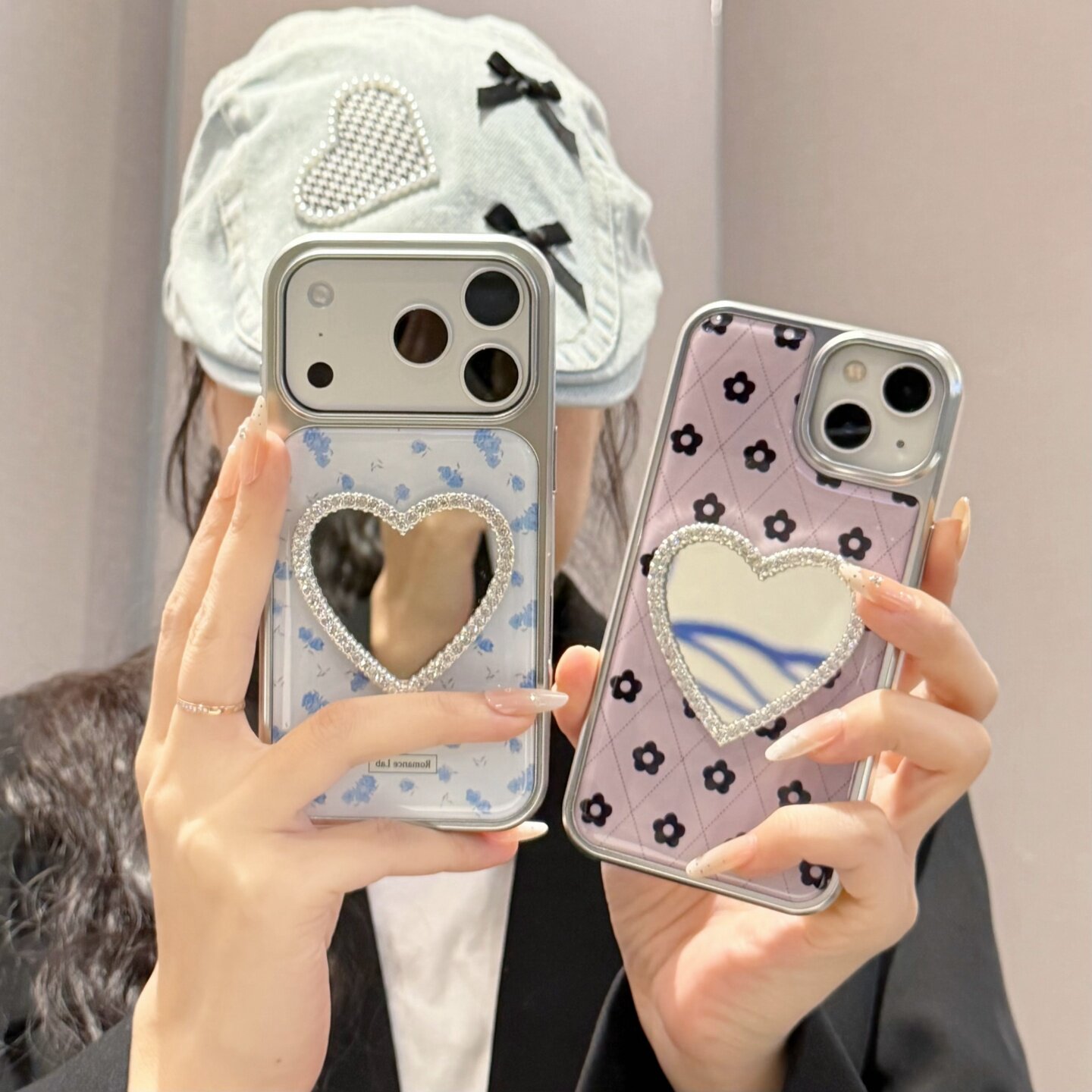 蓝色碎花亮面滴胶硬壳适用iphone16/17promax镜子手机壳爱心13/14苹果15/16promax菱格花朵春夏季手机壳简约