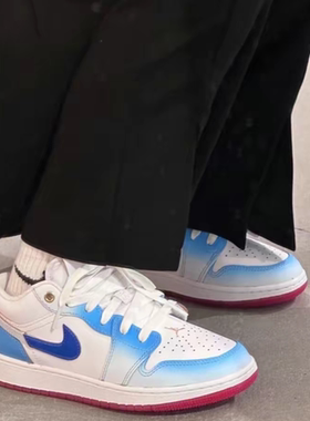耐克 Air Jordan 1 AJ1白蓝 女子耐磨休闲篮球板鞋 FN8895-141