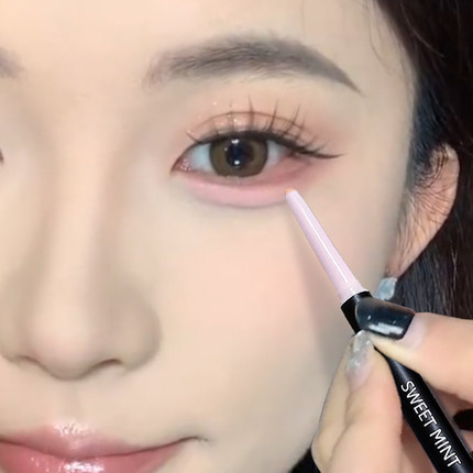 心动双头卧蚕笔提亮二合一眼脸下至笔高光阴影哑珠光眼妆学生新手