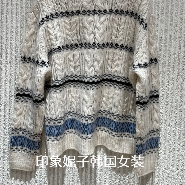 时尚圆领条纹提花山羊绒针织衫
