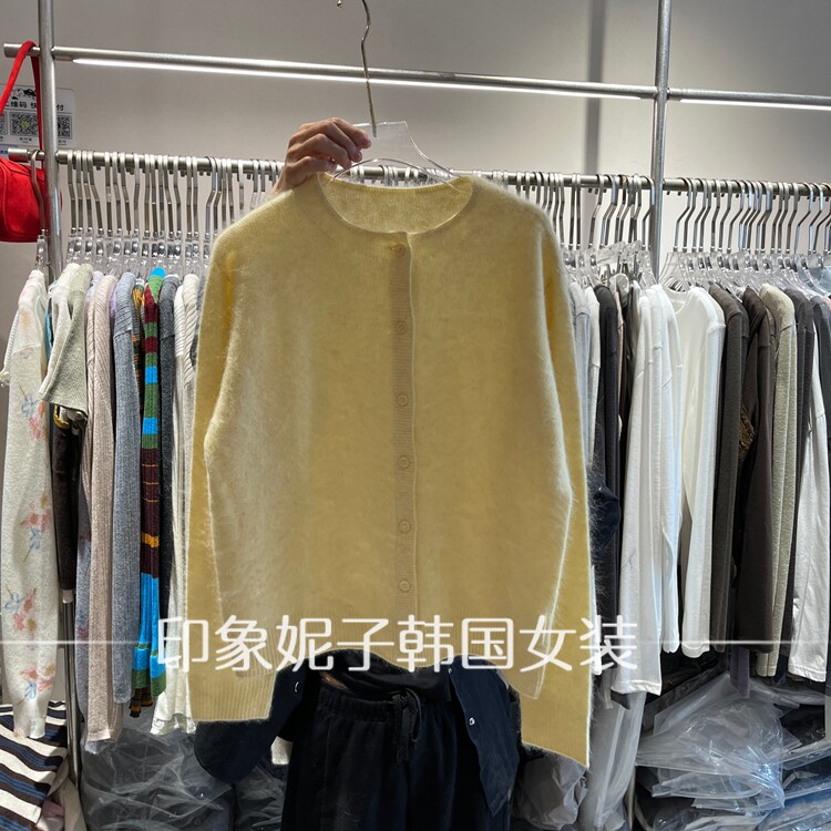 欧洲站 2026 秋季新款奶黄圆领单排扣软糯针织开衫女