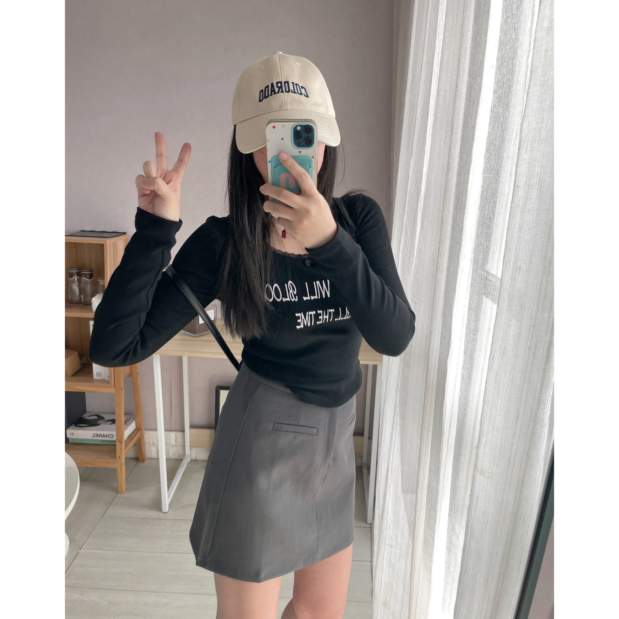 SA小树2025春季蕾丝花边拼接字母印花打底衫甜辣小众U领短款上衣
