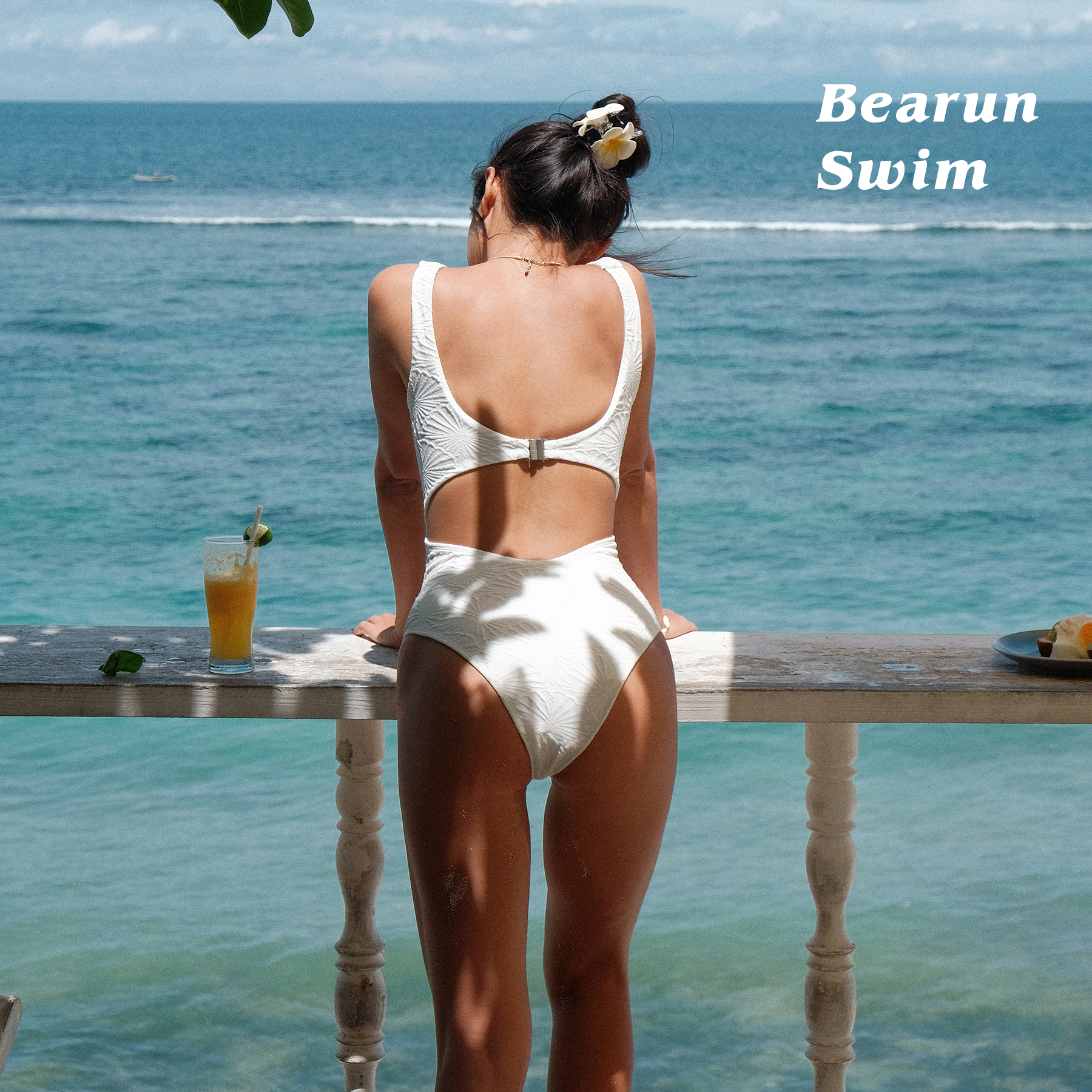 BEARUN SWIM 白色连体泳衣2025小胸度假比基尼高级感吊带连身泳装