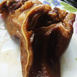 潮州特产卤味打冷 卤猪头肉 整只猪耳朵 新鲜真空包装300g