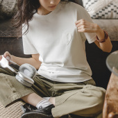 女 上衣棉打底衫 马登美式 休闲白色冰丝t恤大圆领内搭纯色正肩短袖