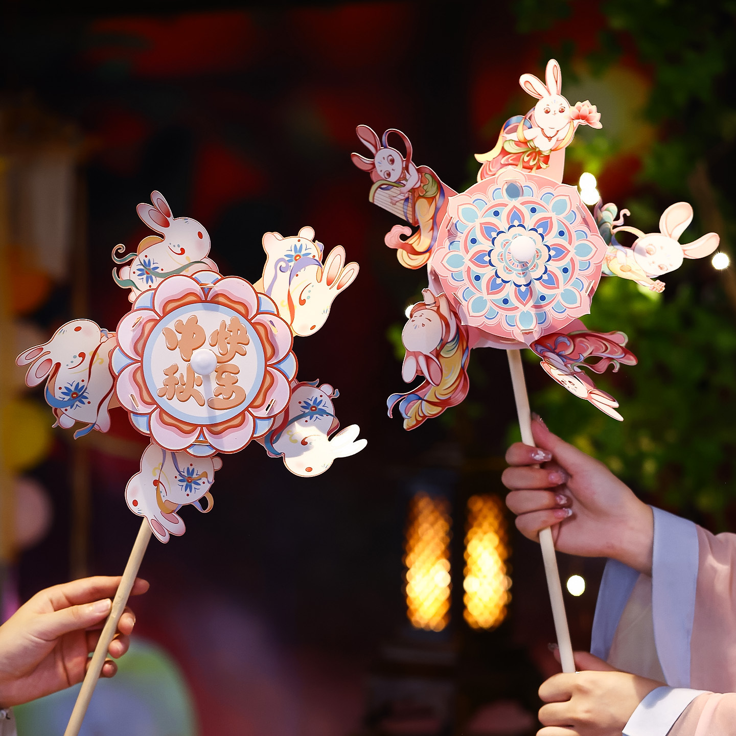 中秋节灯笼手持旋转风车发光灯笼儿童手工diy材料卡通小兔子花灯