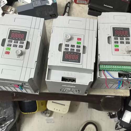 可维修1.5kwM3-1R5G3-A，，变频调速器变频器正常下来