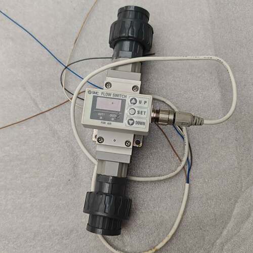 可维修SMCPF2A751-04-27，数显流量开关流量计实物图非常