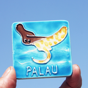 热卖帕劳创意旅游纪念品魔鬼鱼鲨鱼热带鱼陶瓷手绘冰箱贴收藏礼物