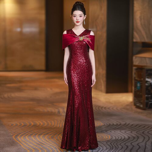 绝美披肩式亮片长款晚礼服婚宴
