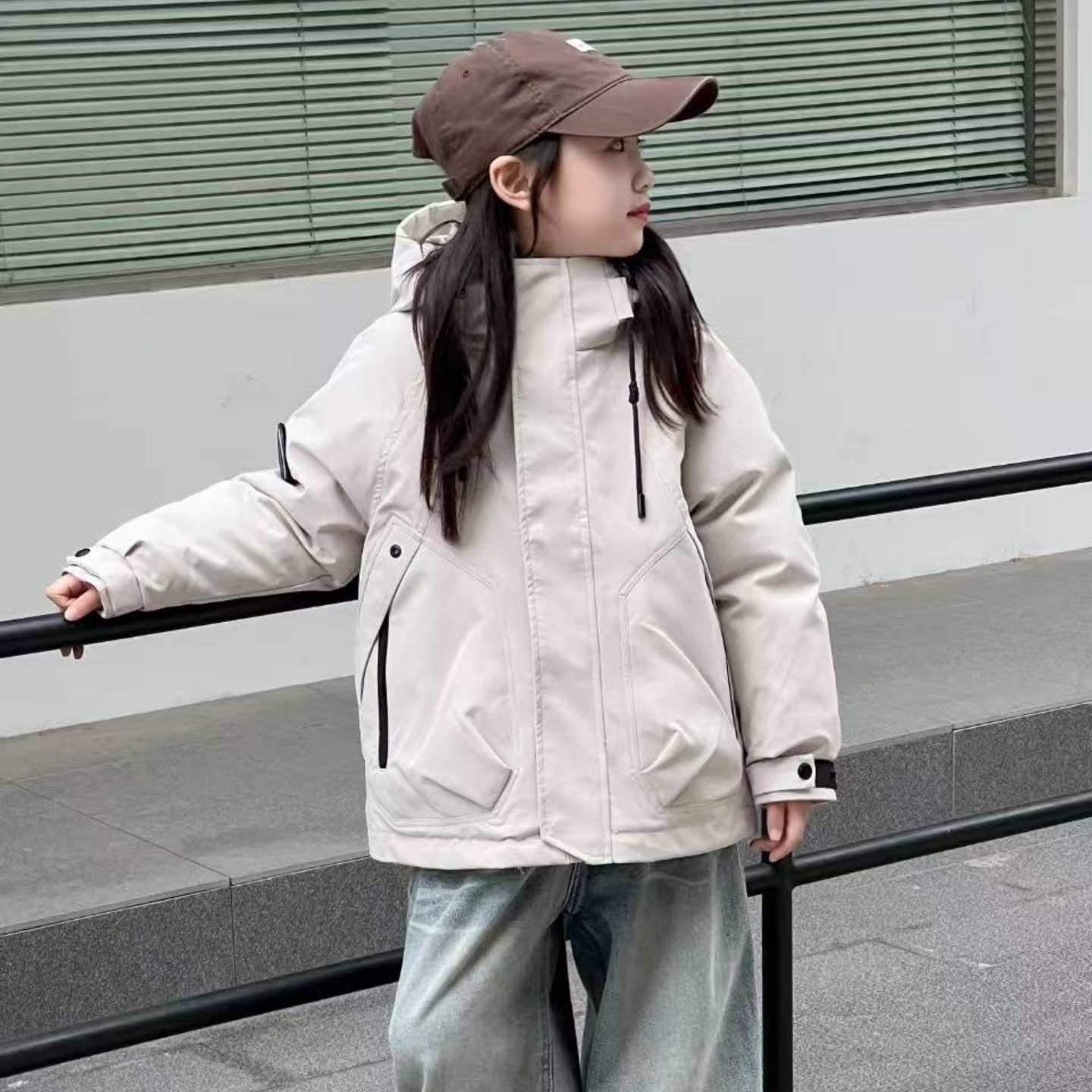 90白鸭绒连帽儿童羽绒服
