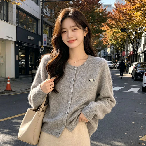 秋冬5%山羊绒拉绒圆领毛衣女开衫