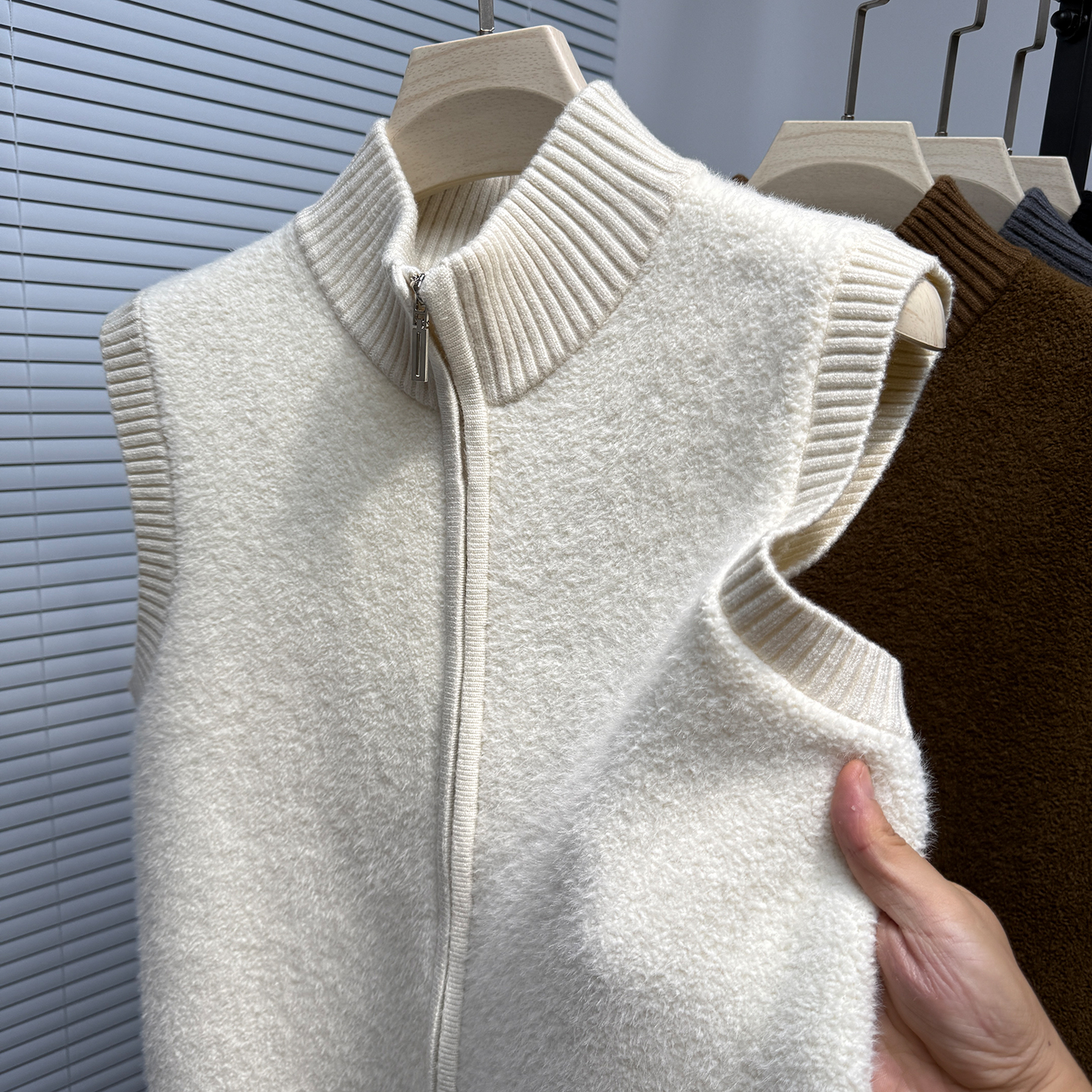 高端卷卷绒毛衣背心男马甲立领潮