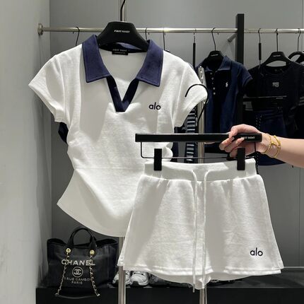 巨好看的休闲运动一整套装女2026年夏季polo衫收腰短袖裙裤两件套