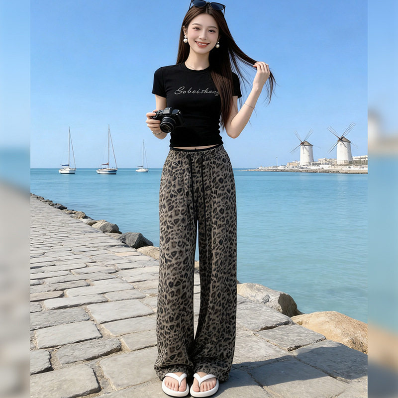短袖上衣复古豹纹阔腿裤两件套2026夏小个子松弛感休闲时尚套装女