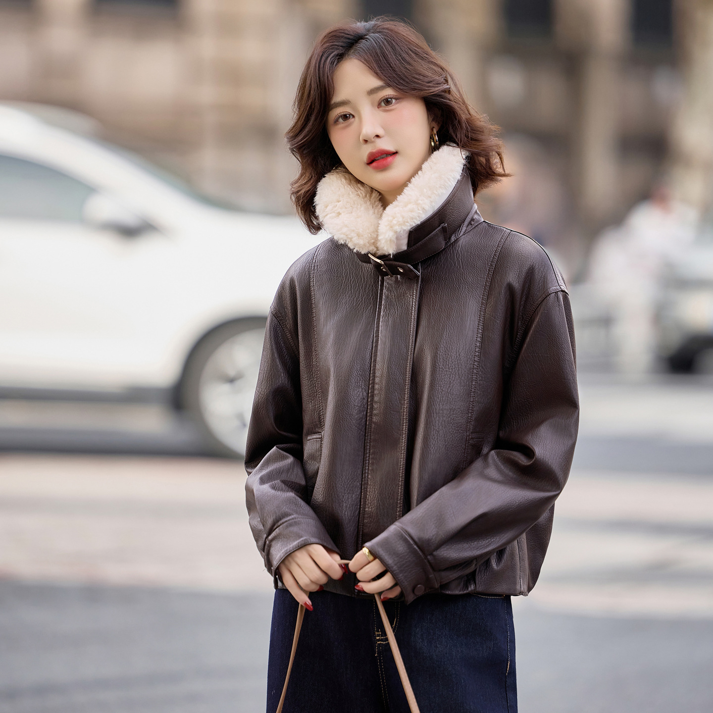 2025冬季新款女装洋气保暖毛领夹克加绒加厚PU皮衣外套女YG83007