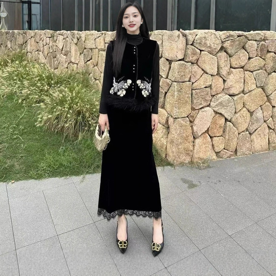 新中式气质复古黑色丝绒马甲丝绒半裙女装2025秋冬新款御姐三件套