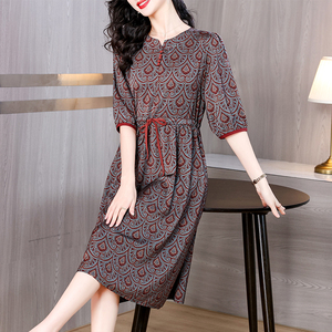 2026夏新新款中年妈妈装连衣裙女显瘦遮肉气质大摆裙中老年女装