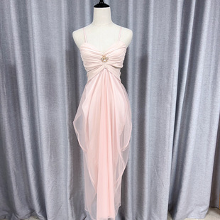 法式露背吊带镂空粉色抹胸连衣裙夏名媛不规则设计感礼服海边度假