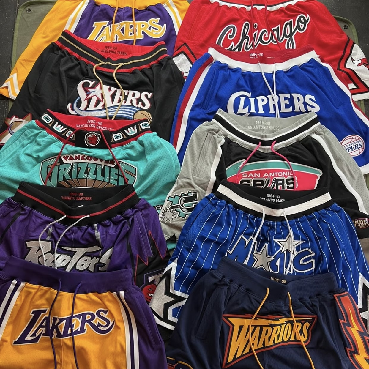 美式复古运动短裤JUSTDON刺绣高街篮球裤湖人勇士掘金詹姆斯短裤