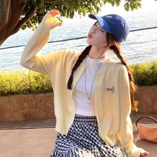 内搭毛衣修身 打底衫 显瘦上衣 女外穿2025早春新款 黄色圆领针织开衫