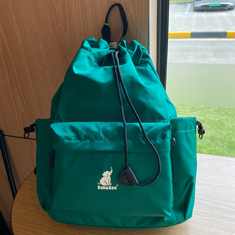 出商场欧美高质量~正品！高级慵懒~超轻双肩背包抽绳独特百搭牢固