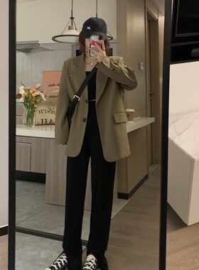 VEEE 经典不嫌多 轻松get时髦 显瘦小宽松廓形感棕色休闲西装外套