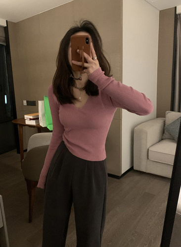 显瘦软糯弹力修身针织V领打底衫