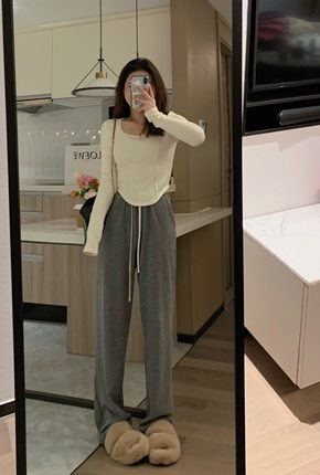 Veee 纯欲软糯婴儿绒 细鱼骨弧边U领显胸打底衫设计感长袖正肩T恤