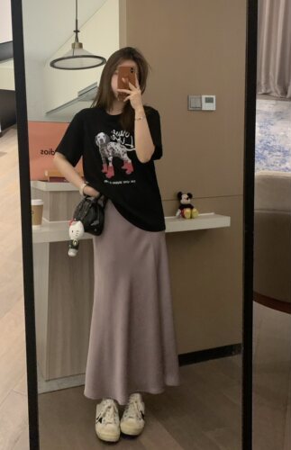 显瘦缎面光泽琉光垂感鱼尾半身裙