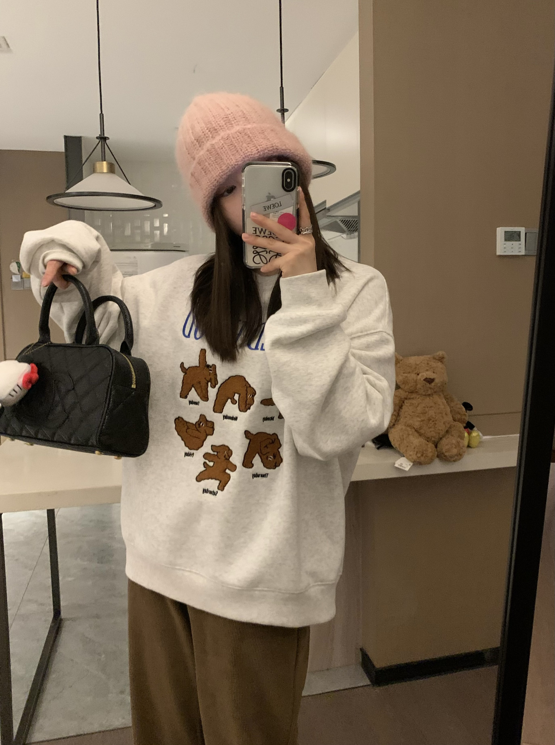 毛毡小狗刺绣可爱圆领套头卫衣