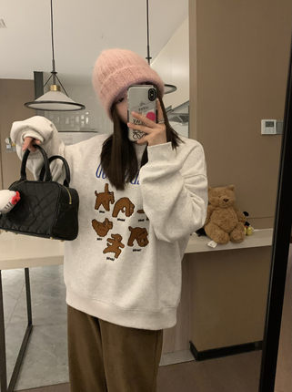 Veee 重工毛毡小狗刺绣 可爱圆领加绒加厚米灰色休闲宽松套头卫衣
