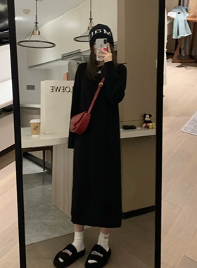 Veee 百搭纸片人 显瘦圆领针织内搭连衣裙百搭黑色长款毛衣裙秋冬