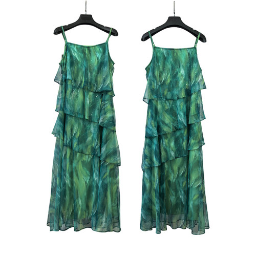 新时尚显瘦轻奢中长款吊带连衣裙