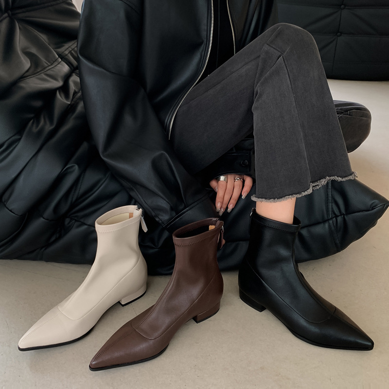 33-40大小码可退显瘦韩版秀气尖头瘦瘦靴2025冬粗低跟弹力短靴女