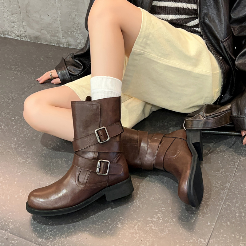 时髦girl~皮带扣牛皮朋克风马丁靴2025秋冬粗跟中跟圆头真皮短靴