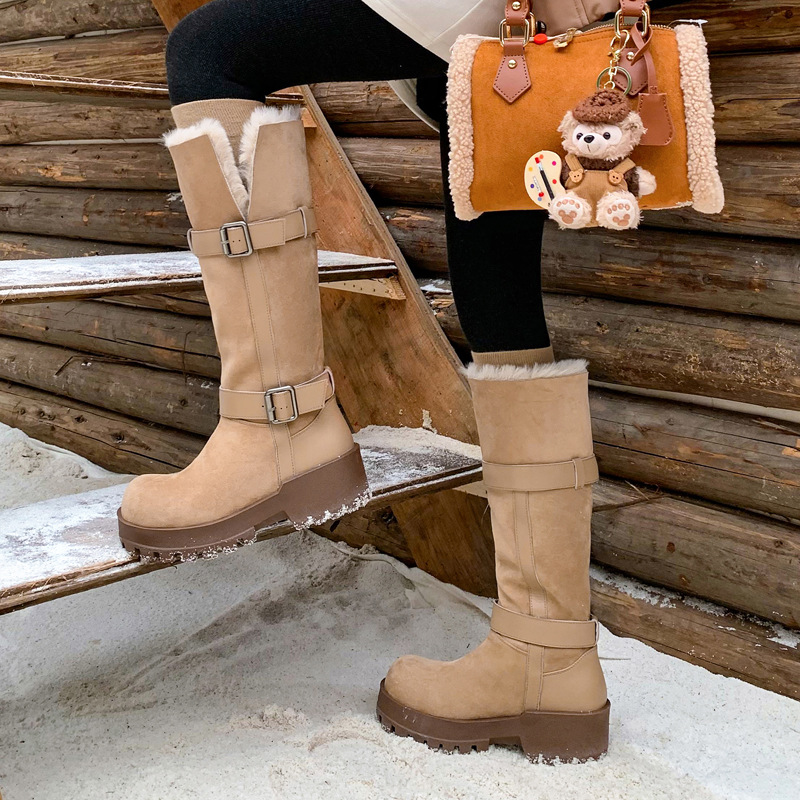 东北防寒洋气皮带扣高筒雪地靴2025松糕厚底粗中跟绒面毛毛长靴女