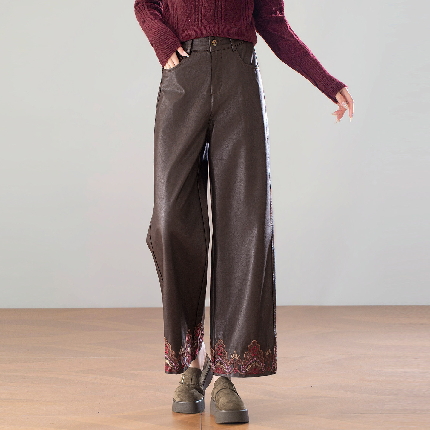 重工刺绣PU皮阔腿裤女秋冬季2025新款时尚显瘦直筒休闲裤九分皮裤