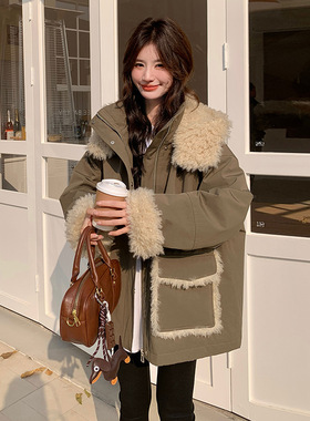 今年流行特惠韩系军绿色连帽羽绒服女冬季2025年新款时尚保暖加厚