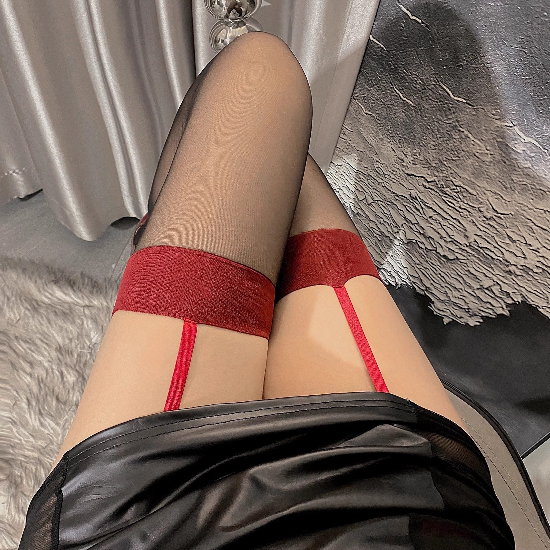 丝袜床上性感网红纯欲风黑白色长中筒过膝吊带袜女约会袜新年红边,女士内衣/男士内衣/家居服,长筒袜,淘宝优惠券,粉丝福利购,淘宝优惠卷