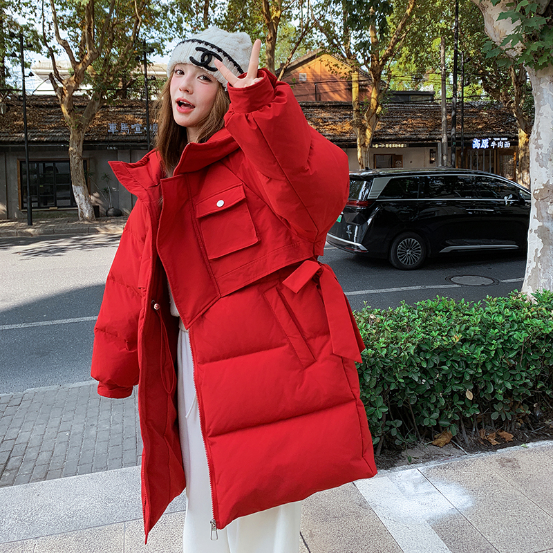 90绒红色羽绒服女冬季2025新款收腰显瘦今年流行爆款结婚伴娘外套