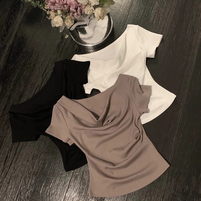 Model纸片人多色荡领褶皱短袖T恤