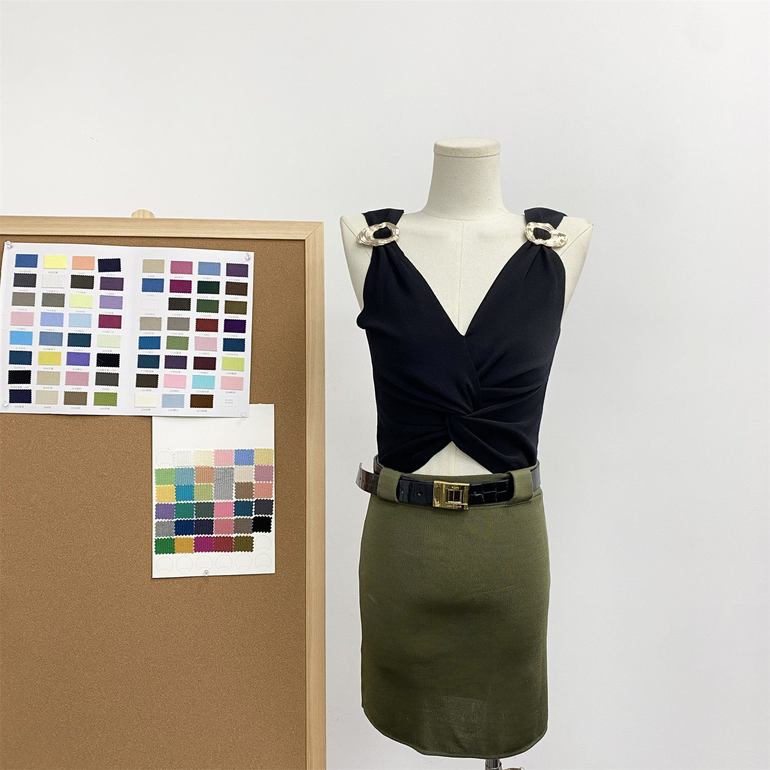 【Ys1超模比例】设计感金扣 显瘦封神勾勒曲线